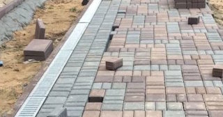 Укладка плитки на дорожке в Изобильном от 831 руб. - доступная стоимость