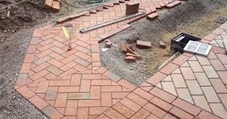 Укладка тротуарной плитки в Изобильном в октябре